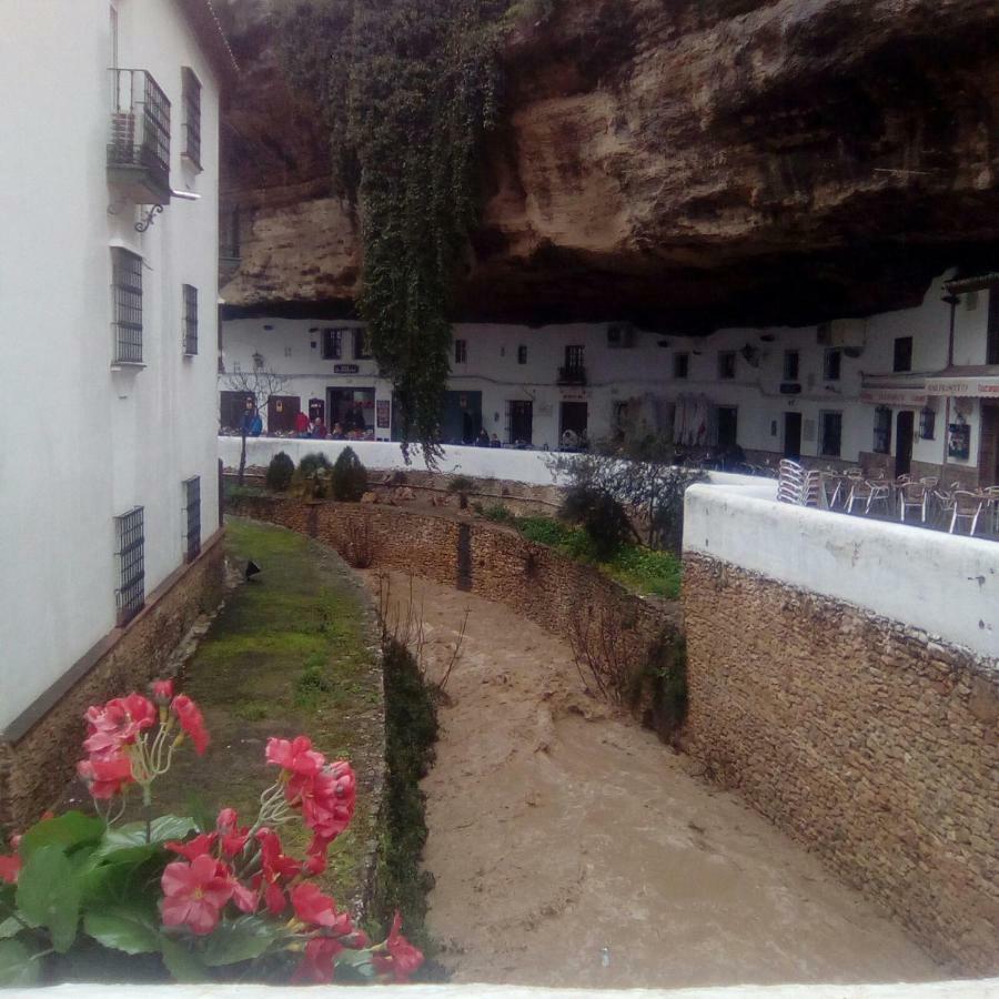 La Casa Del Rio Daire Setenil De Las Bodegas Dış mekan fotoğraf